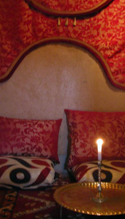 Kasbah Iswan Bed and Breakfast Kelaat-M'Gouna Buitenkant foto